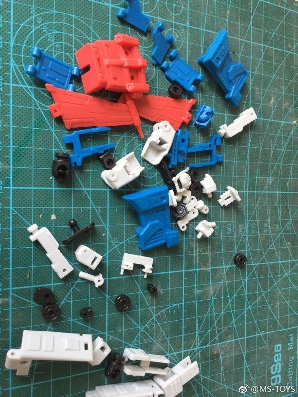 Magic Square Toys Legends Scale Unofficial Third Party Ultra Magnus Images  (10 of 11)